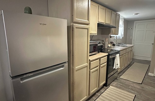 Throgs Neck House | Lovely In-Law Suite Apt/Small Terrace