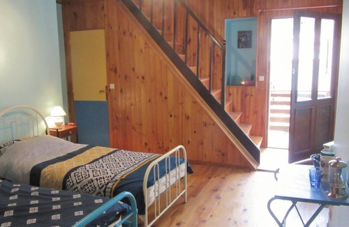 Merigon Bed & Breakfast | Lovely independent room in an artist's house