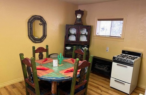 San Lorenzo Apartment | Lovely Kitchen Suite at Lake Roberts