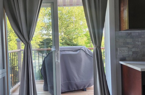 Halifax County House | Lovely Lake Echo