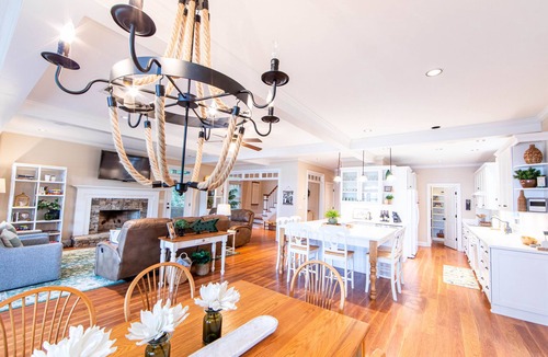 Eatonton House | Lovely Lake Escape on Lake Oconee with game room, hot tub and fire pit