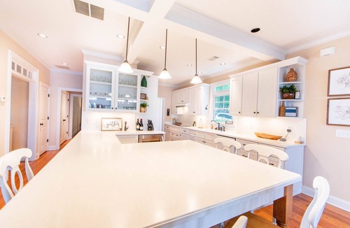Eatonton House | Lovely Lake Escape on Lake Oconee with game room, hot tub and fire pit