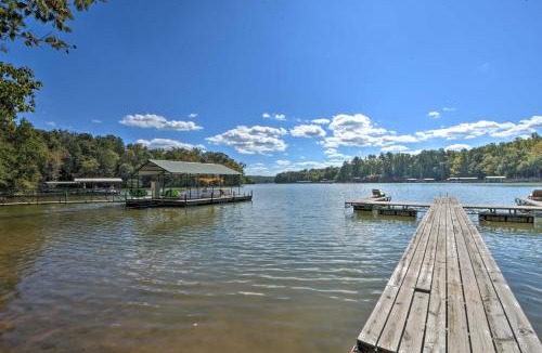 Fair Play House | Lovely Lake Hartwell Retreat Dock, Deck and Grill!