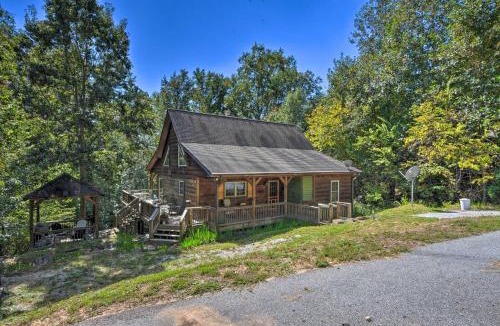 Fair Play House | Lovely Lake Hartwell Retreat Dock, Deck and Grill!