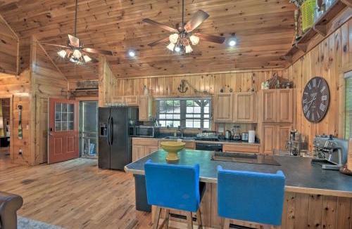Fair Play House | Lovely Lake Hartwell Retreat Dock, Deck and Grill!