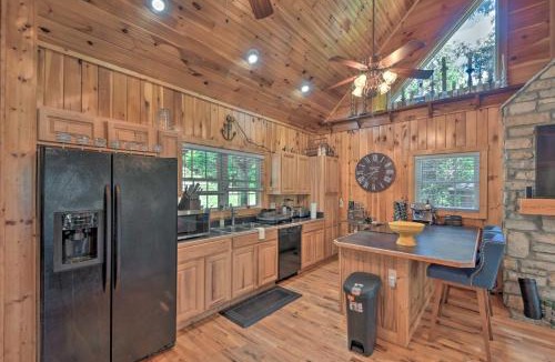 Fair Play House | Lovely Lake Hartwell Retreat Dock, Deck and Grill!