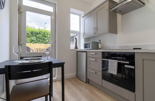 Stanley House | Lovely Lawns Lane