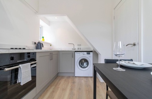 Stanley House | Lovely Lawns Lane