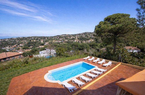 Lloret Blau Villa | Lovely Lazy days in Lloret de Mar w/private pool!