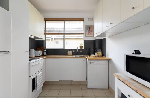 Leichhardt Apartment | Lovely Leichhardt Local Living With Parking