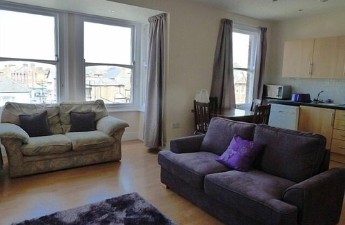 Herne Bay Apartment | Lovely Light, Spacious Flat With Sea View