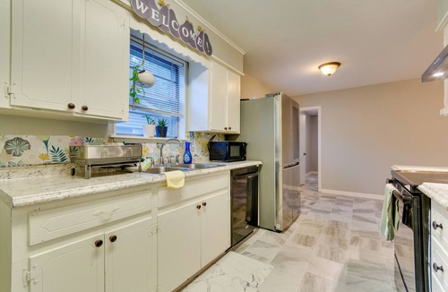 Reservoir Cottage | Lovely Little Rock Home w/Fire Pit & Yard!
