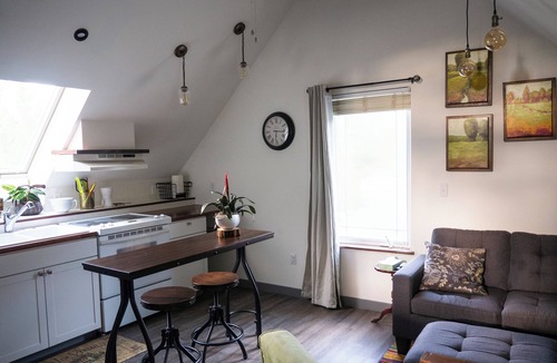 Sherwood - Tualatin South Apartment | Lovely loft apartment