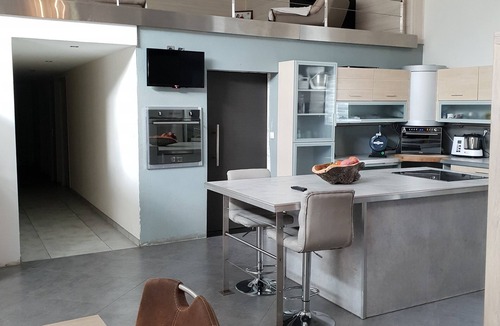 Le Creusot Villa | Lovely loft with private pool