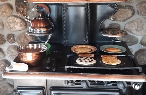 Bradford Cabin | Lovely Log Cabin Retreat: Cozy Fireplace, Beautiful Gardens & Nature