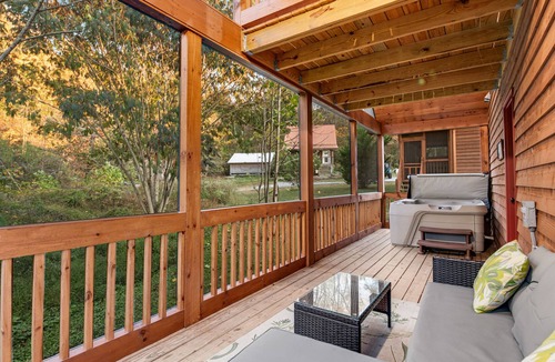 White Oak Lodge Cabin | Lovely log cabin with pool, fireplace, private hot tub, & pool table