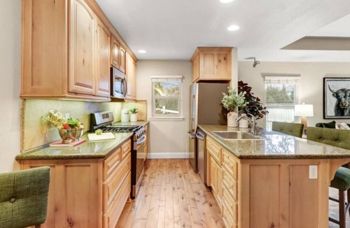 Loomis House | Lovely Loomis cottage