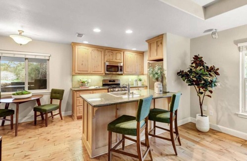 Loomis House | Lovely Loomis cottage