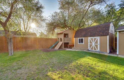Tech Terrace Cottage | Lovely Lubbock Home w/Furnished Deck & Grill