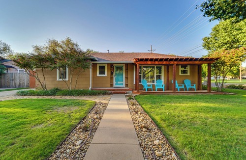 Tech Terrace Cottage | Lovely Lubbock Home w/Furnished Deck & Grill