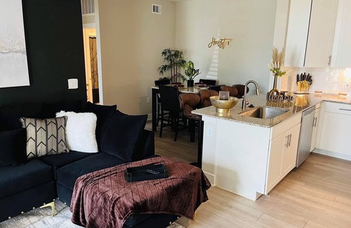 Addicks House | Lovely Luxe Stylish 1 Bedroom Suite