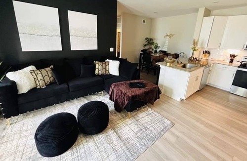 Addicks House | Lovely Luxe Stylish 1 Bedroom Suite