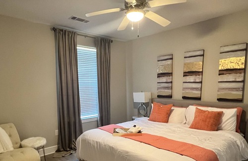 Addicks Apartment | Lovely Luxurious 2BD/2BA Suite