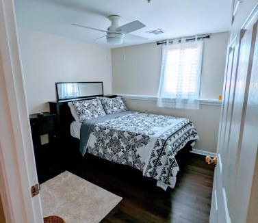 Glen Allen House | Lovely Luxury Condo