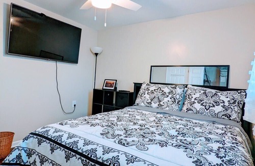 Glen Allen Apartment | Lovely Luxury Condo S