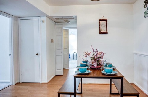 South Main House | Lovely Med center 3BR 2BA condo with free parking