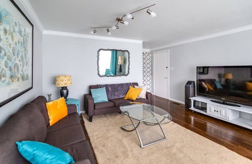 Carterville House | Lovely Midcentury Modern Inspired 3 bedroom house