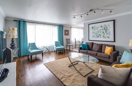 Carterville House | Lovely Midcentury Modern Inspired 3 bedroom house