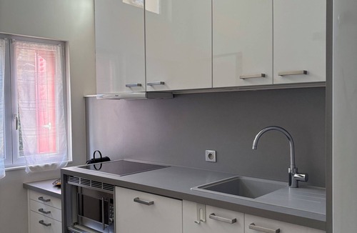 Parapluies Apartment | Lovely modern 2-room loft near Vincennes, close to Paris for visiting/working.