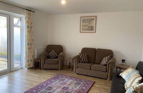 Sidcot House | Lovely modern house in area of outstanding natural beauty. 16mins from airport.