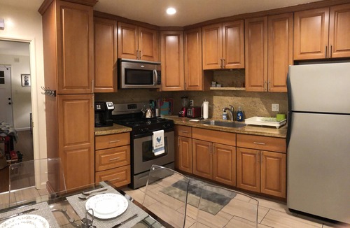 Lincoln Highlands Apartment | Lovely Modern & Stylish 2 bd & 1 bath