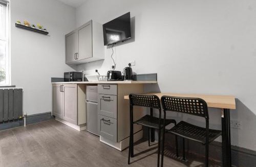 Moseley Apartment | Lovely Moseley Studio- 4