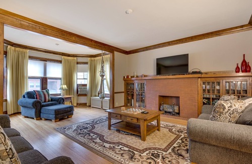 Rogers Park Apartment | Lovely Near Loyola - Enjoy the Wonderful Outdoor Space and Sun Room - Room for the Whole Crew by AllSet Turnover