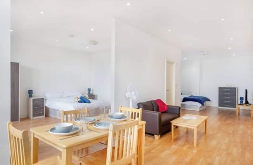 Watton at Stone Apartment | Lovely New 1 Bed Inc Parking