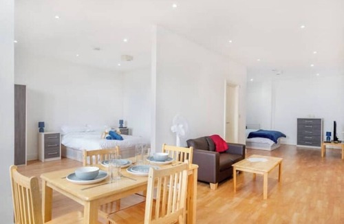 Watton at Stone Apartment | Lovely New 1 Bed Inc Parking