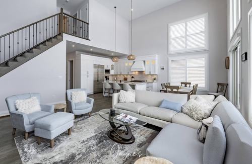 The Blue Mountains House | Lovely new 4 bed 4 bath Home in Lora Bay