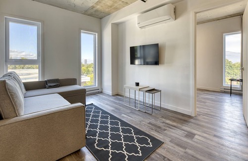 Cartierville Apartment | Lovely new condo