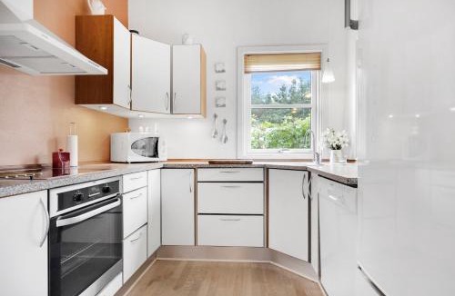 Hou House | Lovely New Cottage Near Beach Forest And Town