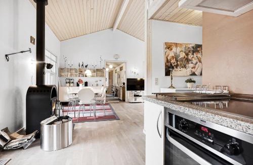 Hou House | Lovely New Cottage Near Beach Forest And Town