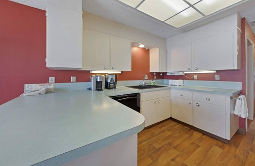 Gleneden Beach Condo | Lovely oceanfront condo with sweeping water views and balcony