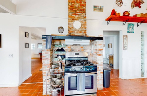 Elk House | Lovely oceanfront home with large deck, panoramic views, firepit, & W/D