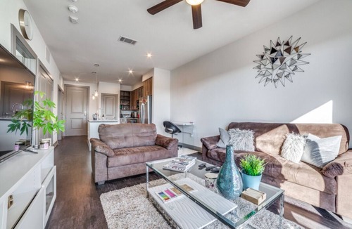 West Dallas Apartment | Lovely One Bedroom Centrally Located.
