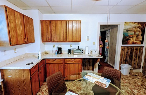 Enola Apartment | Lovely one-bedroom unit with private parking