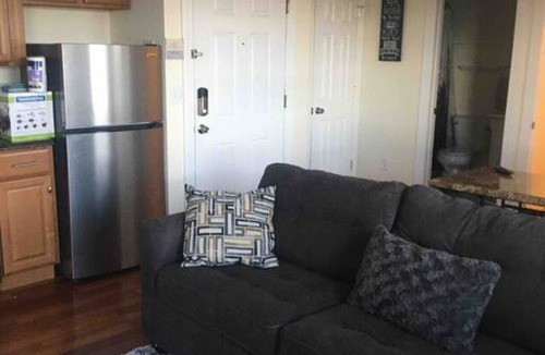 Niskayuna Apartment | Lovely one bedroom with free parking