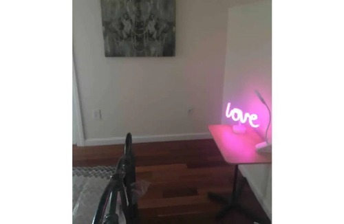 Niskayuna Apartment | Lovely one bedroom with free parking