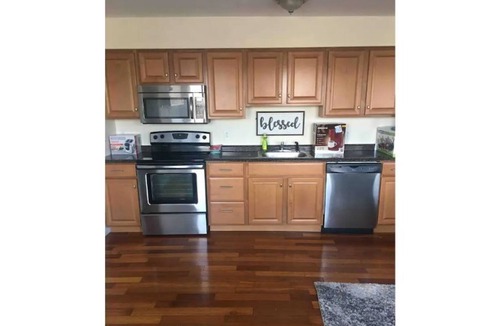 Niskayuna Apartment | Lovely one bedroom with free parking